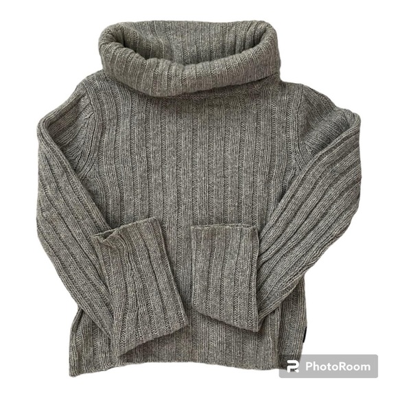 Adorable grey knit turtleneck in a size XS. - Picture 2 of 3